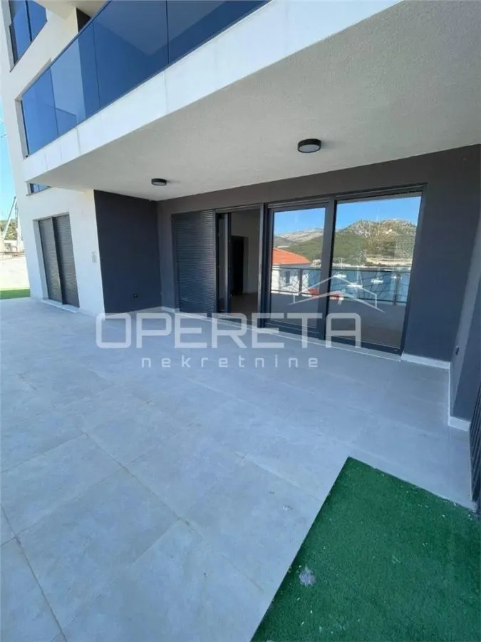 Apartamento de Tres Dormitorios en Venta en Croatia, Marina - foto 11
