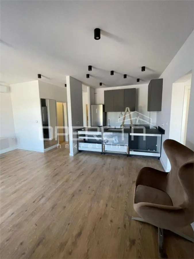 Apartamento de Tres Dormitorios en Venta en Croatia, Marina - foto 3