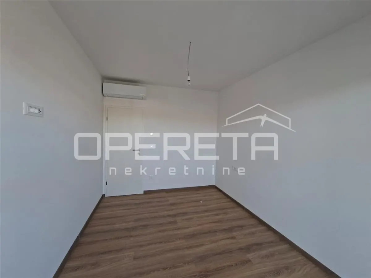 Apartamento de Dos Dormitorios en Venta en Okrug Gornji, Croacia - foto 5