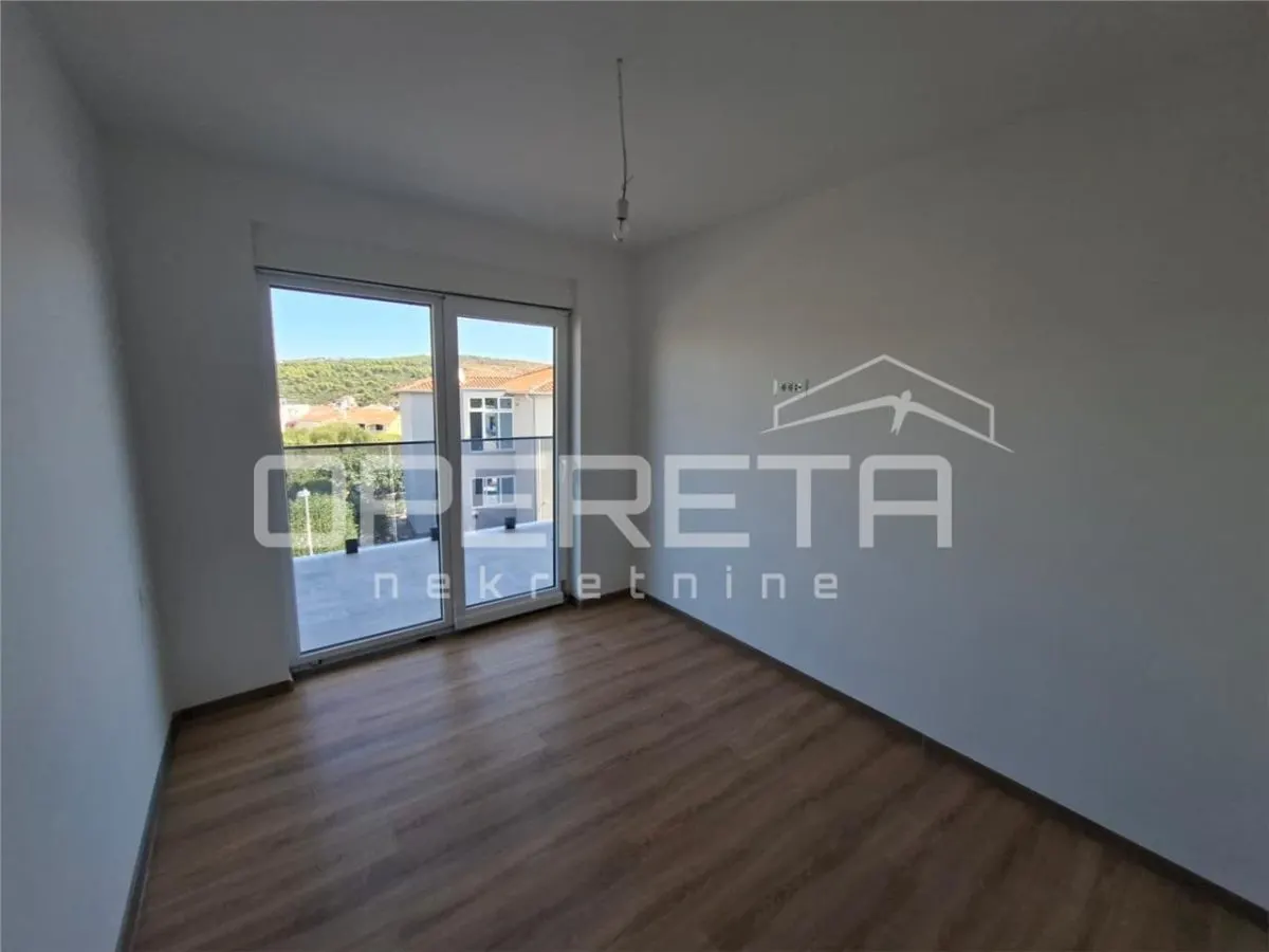 Apartamento de Dos Dormitorios en Venta en Okrug Gornji, Croacia - foto 6