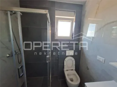 Apartamento de Dos Dormitorios en Venta en Okrug Gornji, Croacia - foto 8