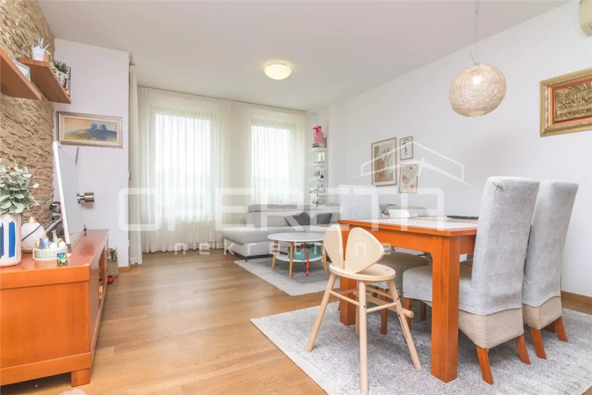 Apartamento de Tres Dormitorios en Venta en Zagreb, Maksimir - foto 1