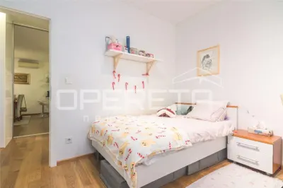 Apartamento de Tres Dormitorios en Venta en Zagreb, Maksimir - foto 13