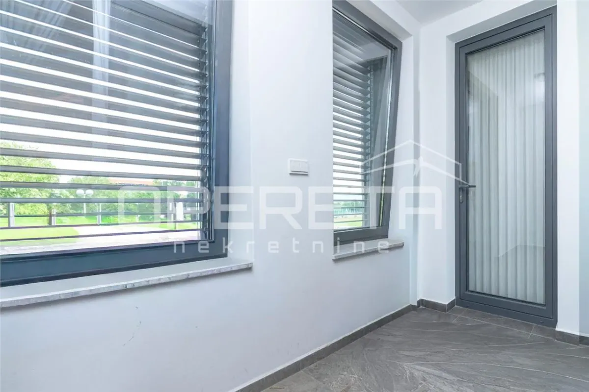 Apartamento de Tres Dormitorios en Venta en Zagreb, Maksimir - foto 16