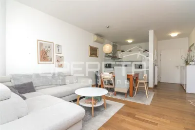 Apartamento de Tres Dormitorios en Venta en Zagreb, Maksimir - foto 4