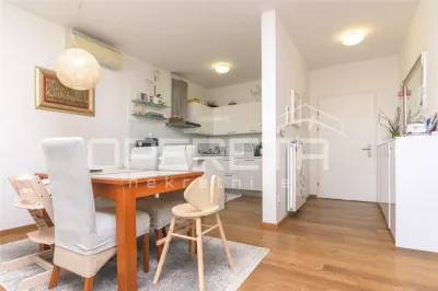 Apartamento de Tres Dormitorios en Venta en Zagreb, Maksimir - foto 5