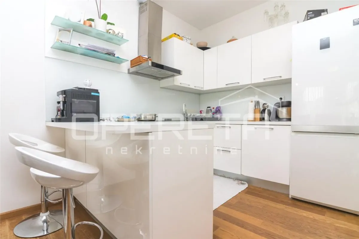 Apartamento de Tres Dormitorios en Venta en Zagreb, Maksimir - foto 7