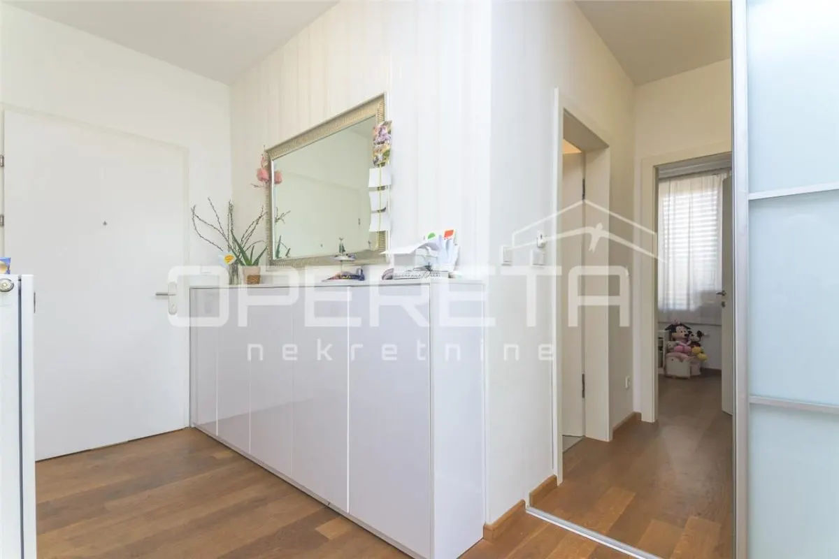 Apartamento de Tres Dormitorios en Venta en Zagreb, Maksimir - foto 8