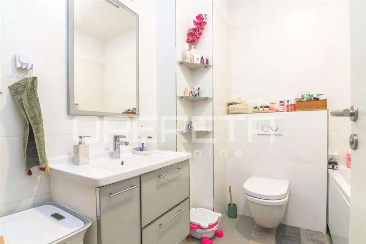 Apartamento de Tres Dormitorios en Venta en Zagreb, Maksimir - foto 9