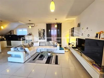 Appartement Spacieux avec Piscine et Parking, Okrug Gornji, Croatie - Okrug Gornji