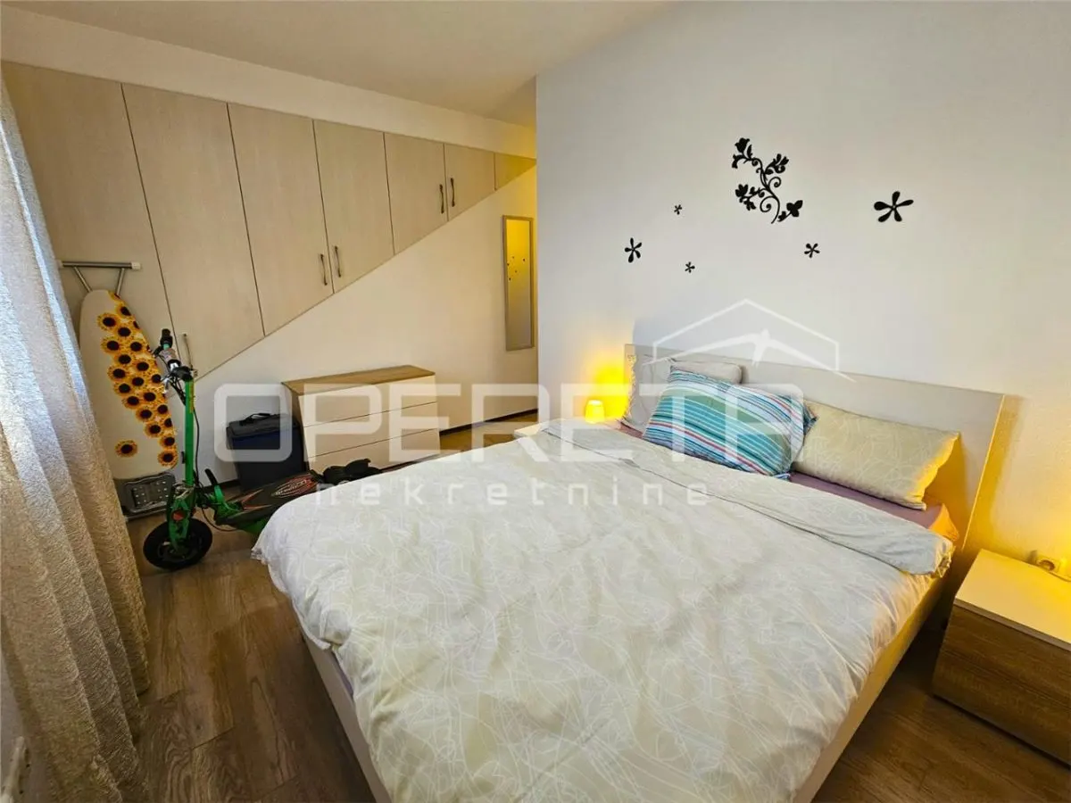 Appartement Spacieux avec Piscine et Parking, Okrug Gornji, Croatie - foto 13