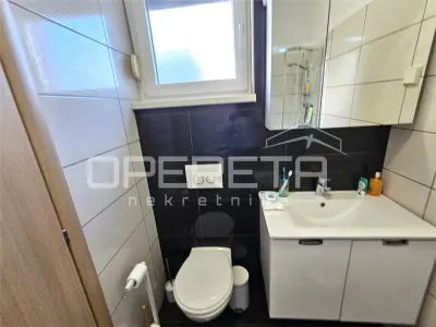 Appartement Spacieux avec Piscine et Parking, Okrug Gornji, Croatie - foto 15