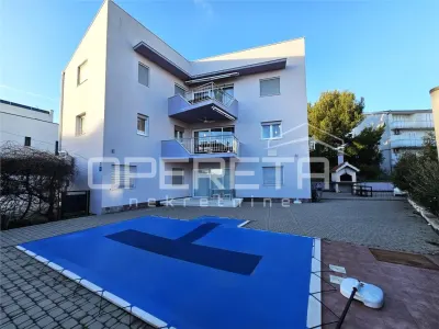 Appartement Spacieux avec Piscine et Parking, Okrug Gornji, Croatie - foto 17