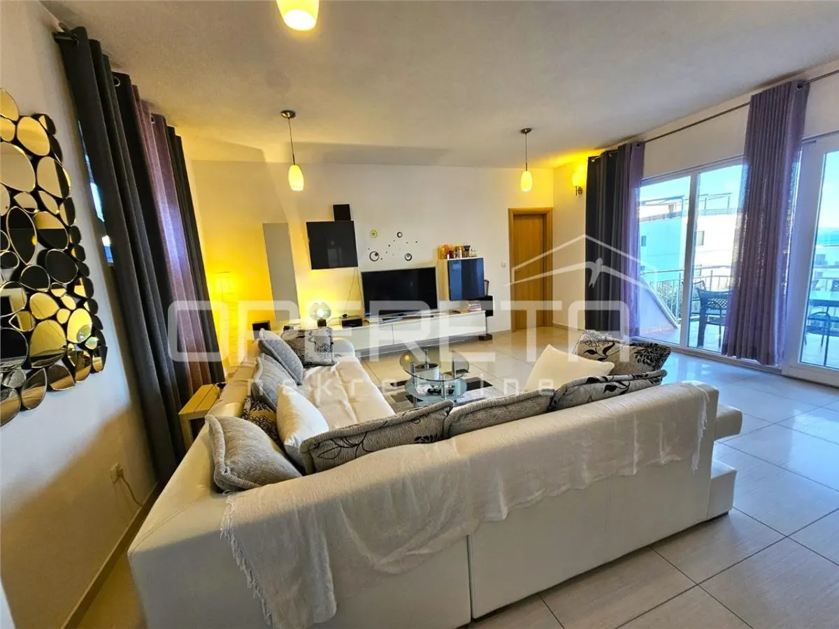 Appartement Spacieux avec Piscine et Parking, Okrug Gornji, Croatie - foto 22