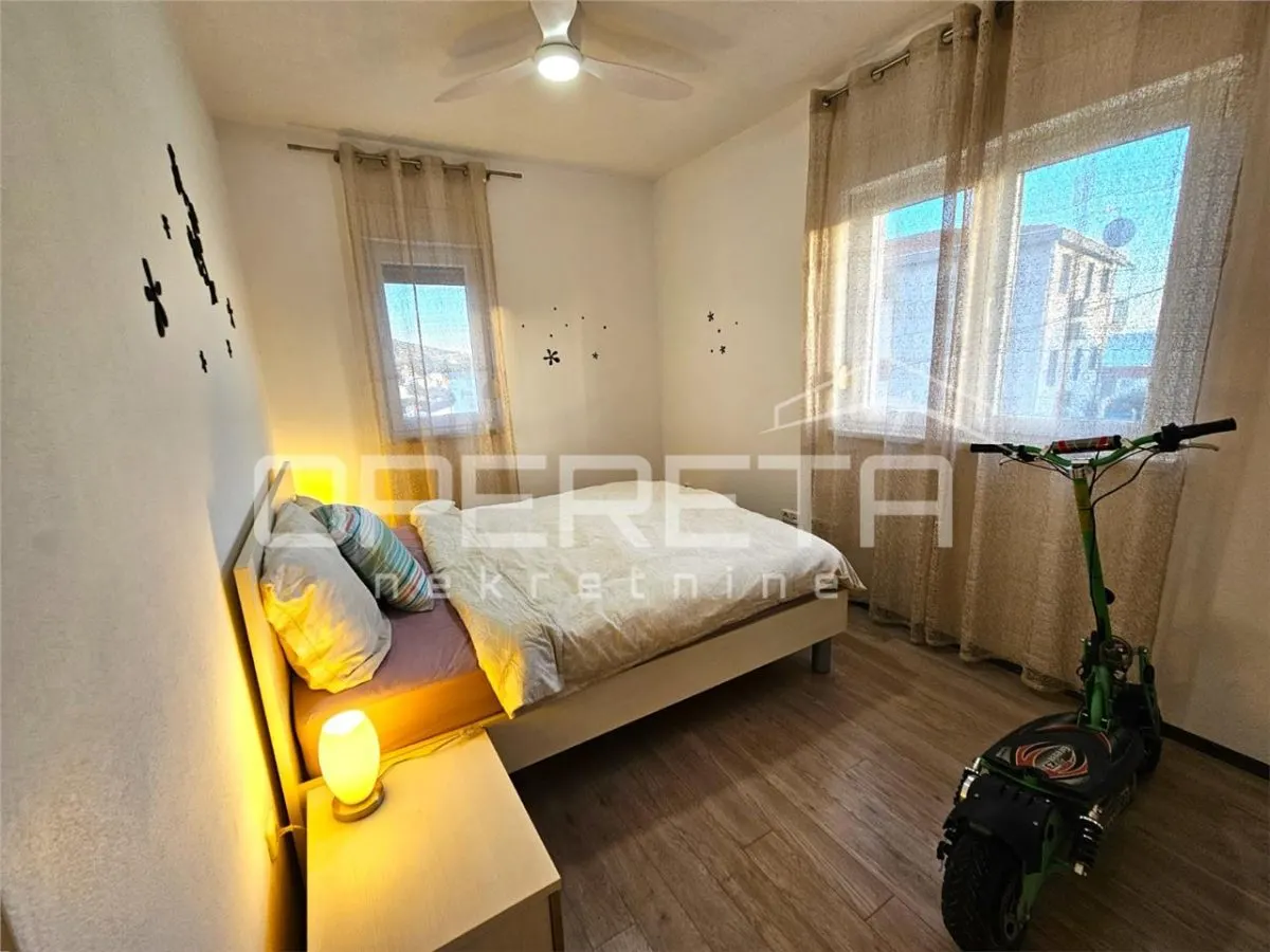 Appartement Spacieux avec Piscine et Parking, Okrug Gornji, Croatie - foto 25