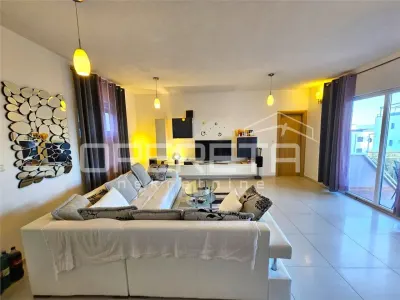 Appartement Spacieux avec Piscine et Parking, Okrug Gornji, Croatie - foto 5