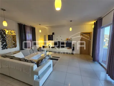 Appartement Spacieux avec Piscine et Parking, Okrug Gornji, Croatie - foto 9