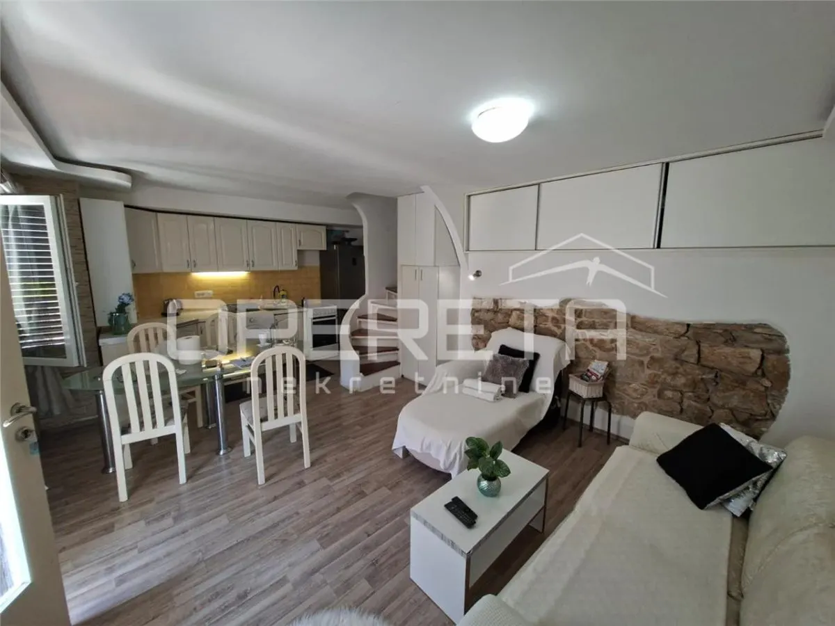 Apartamento de Dos Plantas en Venta en Varoš, Split, Croacia - foto 5