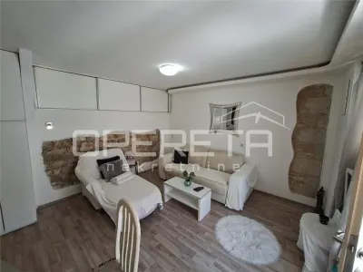 Apartamento de Dos Plantas en Venta en Varoš, Split, Croacia - foto 6