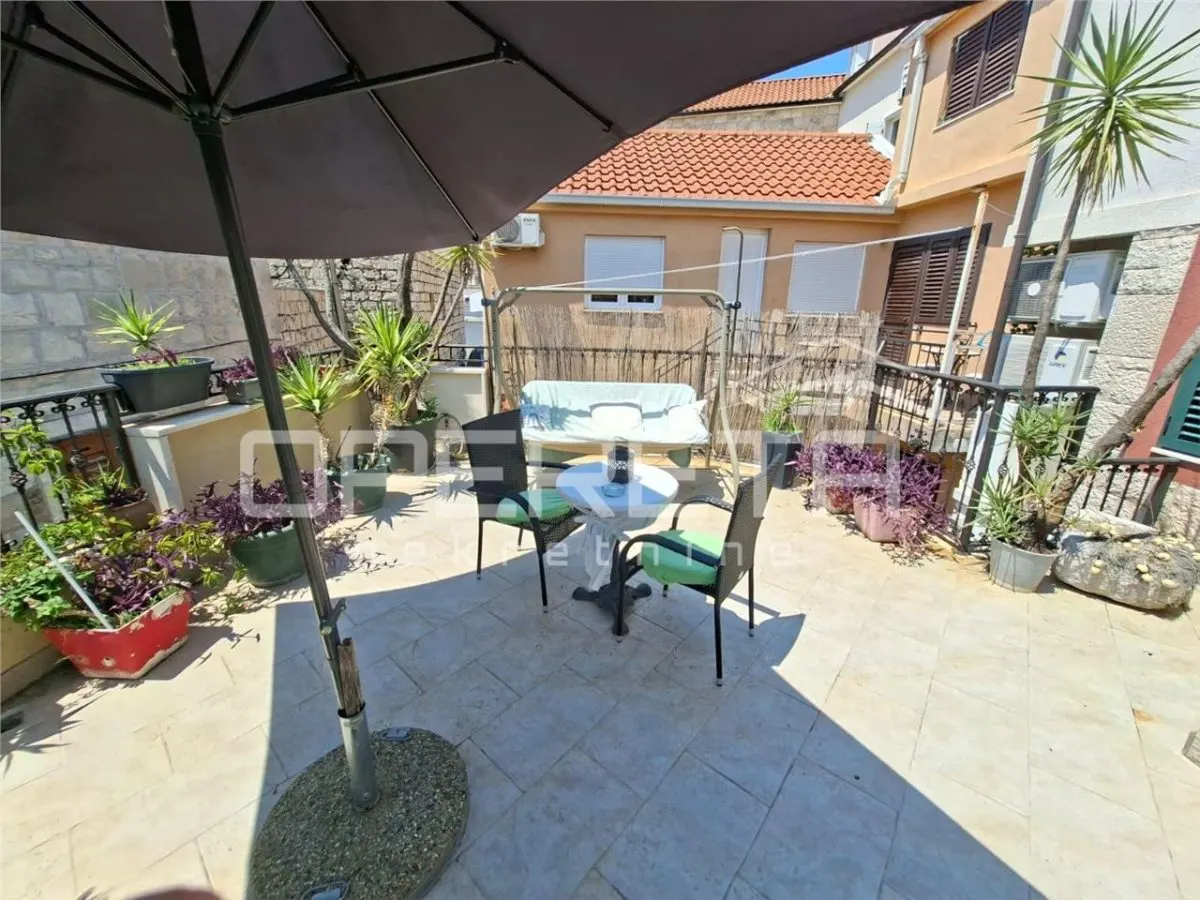 Apartamento de Dos Plantas en Venta en Varoš, Split, Croacia - foto 10