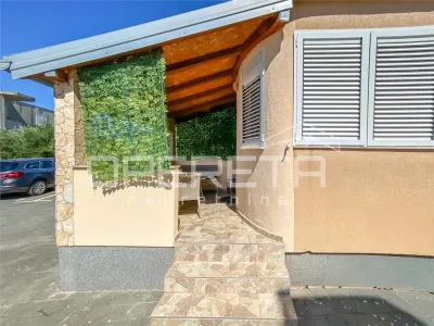 Apartamento en Planta Baja en Venta en Vodice, Croacia - foto 13
