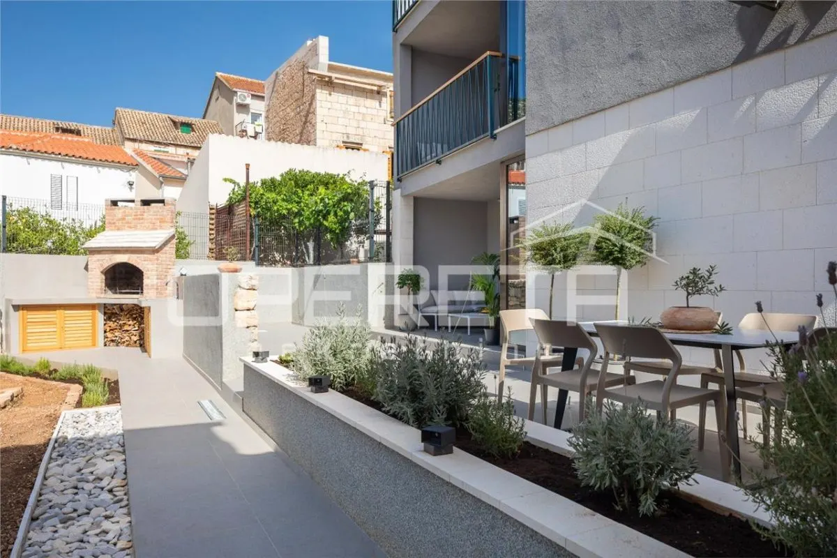 Apartamento de Lujo en Planta Baja en Venta en Komiza, Croacia - foto 13