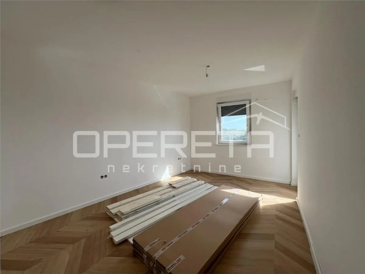 Apartamento de Cuatro Dormitorios en Venta en Pag, Croacia - foto 6