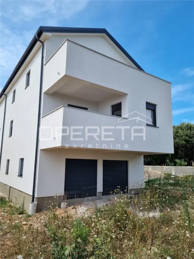 Apartamento de Cuatro Dormitorios en Venta en Pag, Croacia - foto 10
