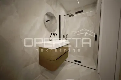 Apartamento de lujo con jardín en planta baja en venta en Rovinj, Croacia - foto 11