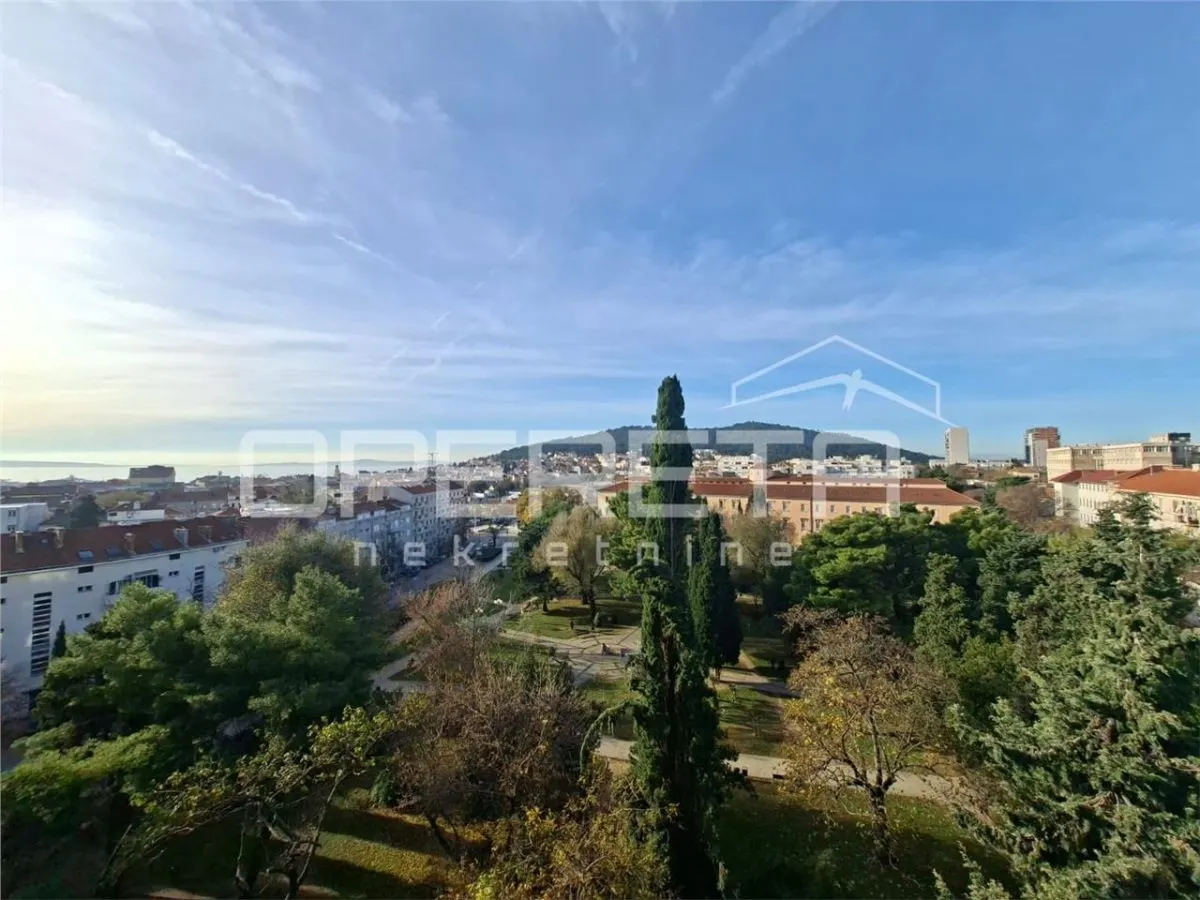 Ático en Venta en Split, Croacia – Vistas al Mar y la Ciudad - foto 1