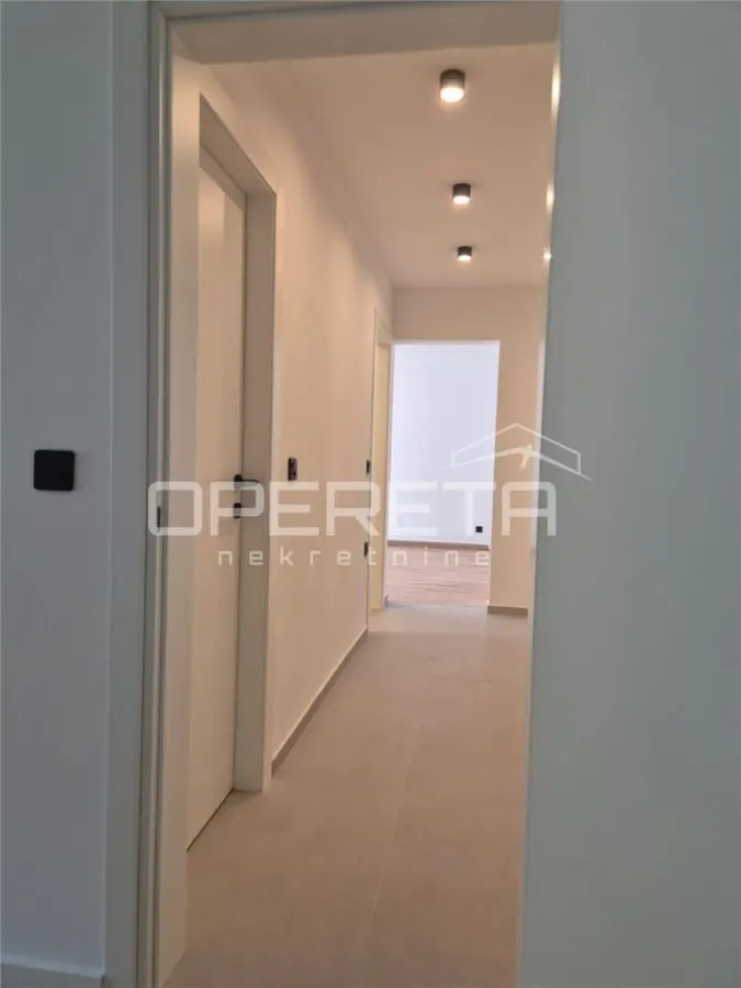 Apartamento de Dos Dormitorios en Venta en Utrine, Zagreb - foto 12