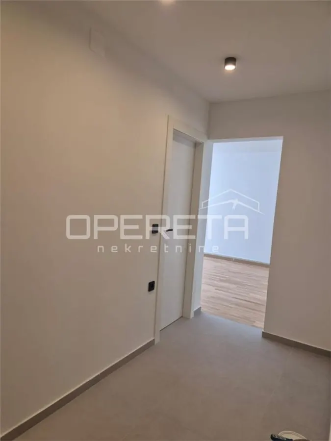 Apartamento de Dos Dormitorios en Venta en Utrine, Zagreb - foto 9