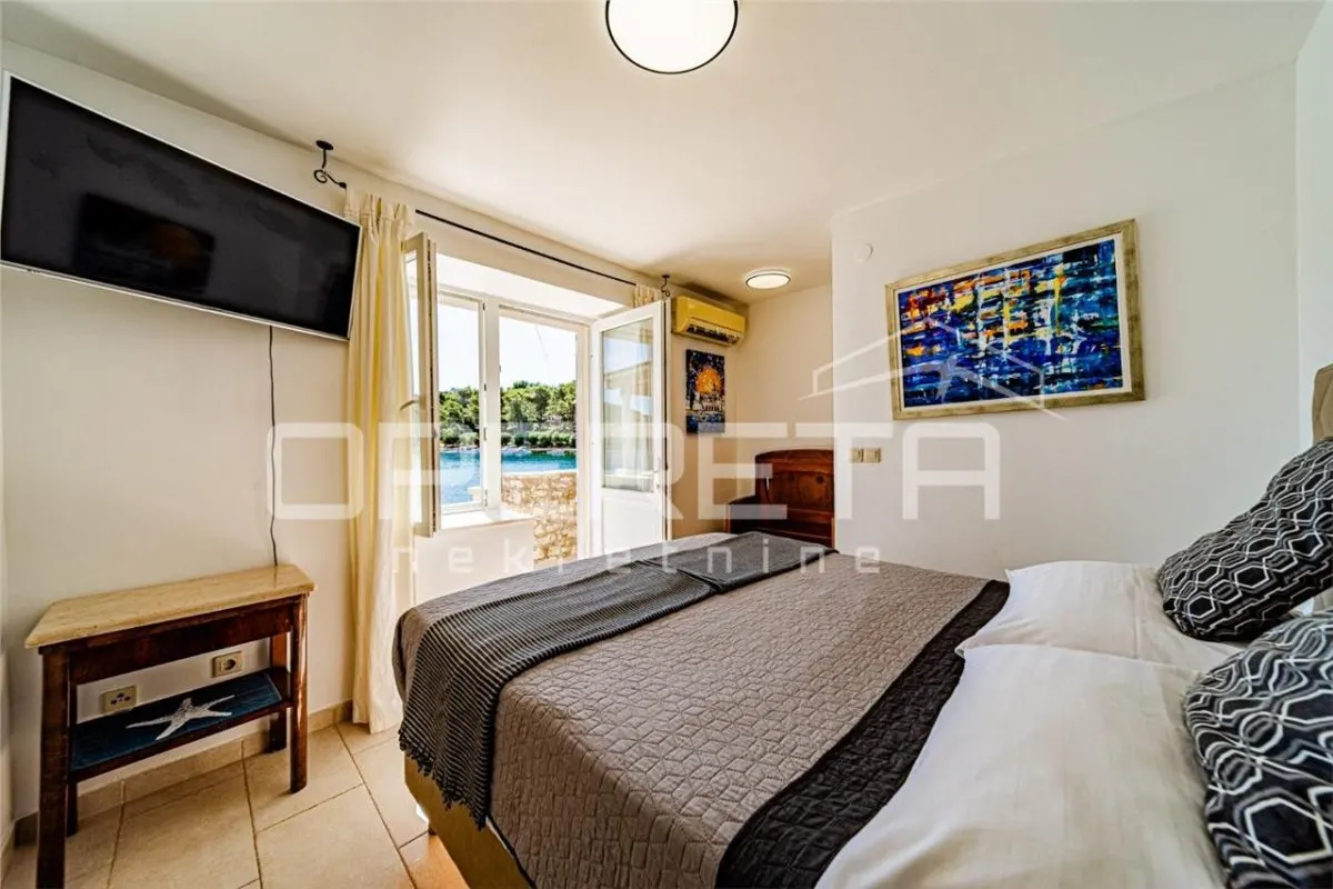Dos Elegantes Apartamentos junto al Mar en Venta en Korcula, Croacia - foto 14