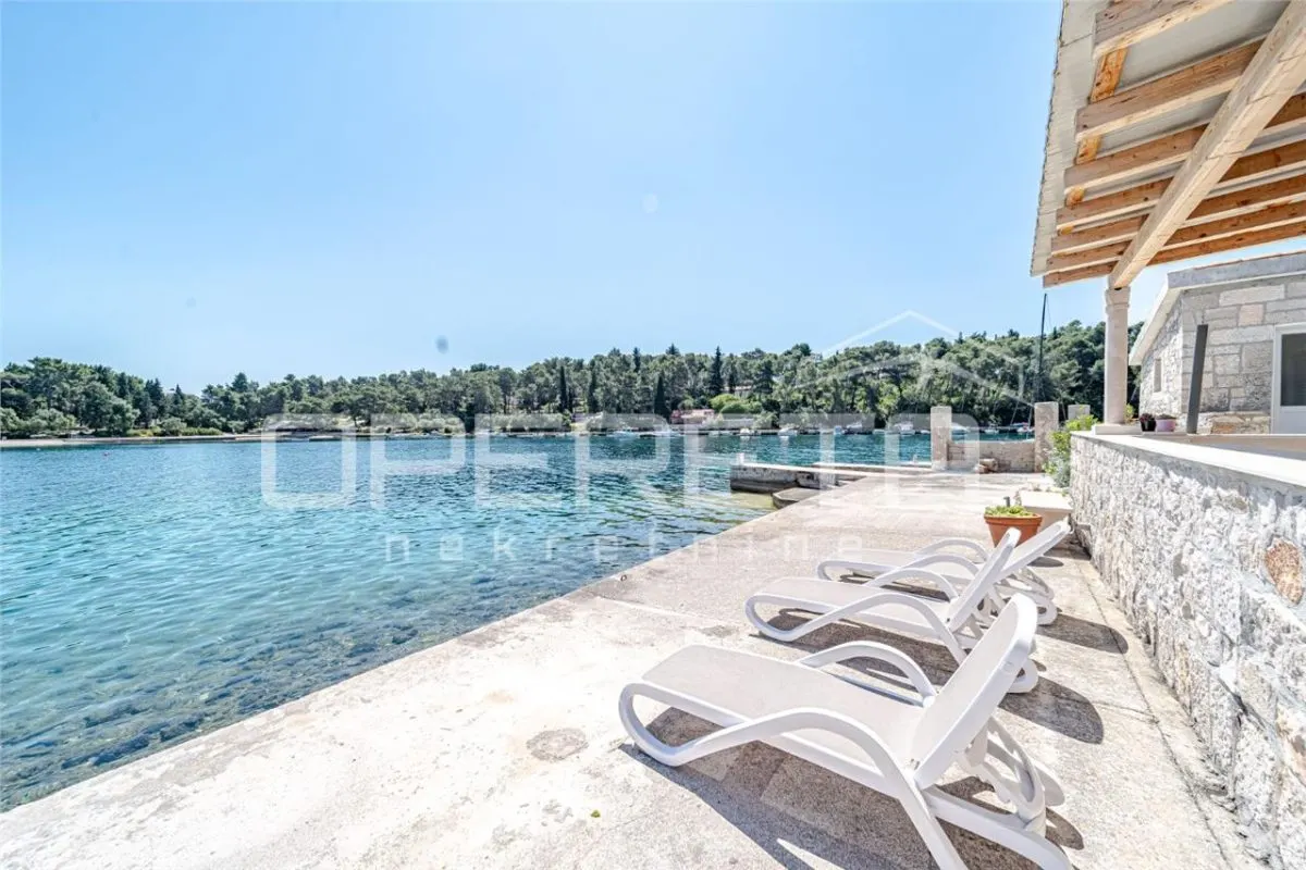Dos Elegantes Apartamentos junto al Mar en Venta en Korcula, Croacia - foto 21