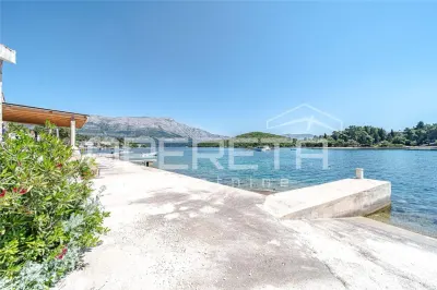Dos Elegantes Apartamentos junto al Mar en Venta en Korcula, Croacia - foto 23