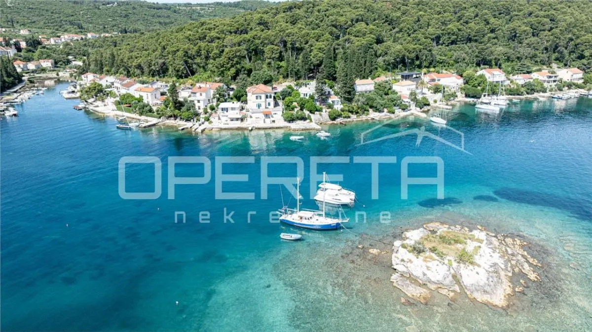 Dos Elegantes Apartamentos junto al Mar en Venta en Korcula, Croacia - foto 24