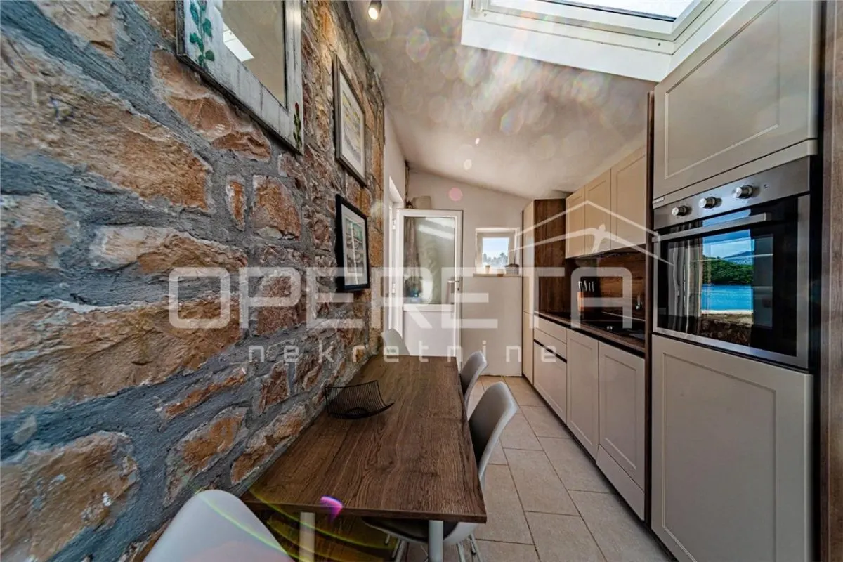 Dos Elegantes Apartamentos junto al Mar en Venta en Korcula, Croacia - foto 7