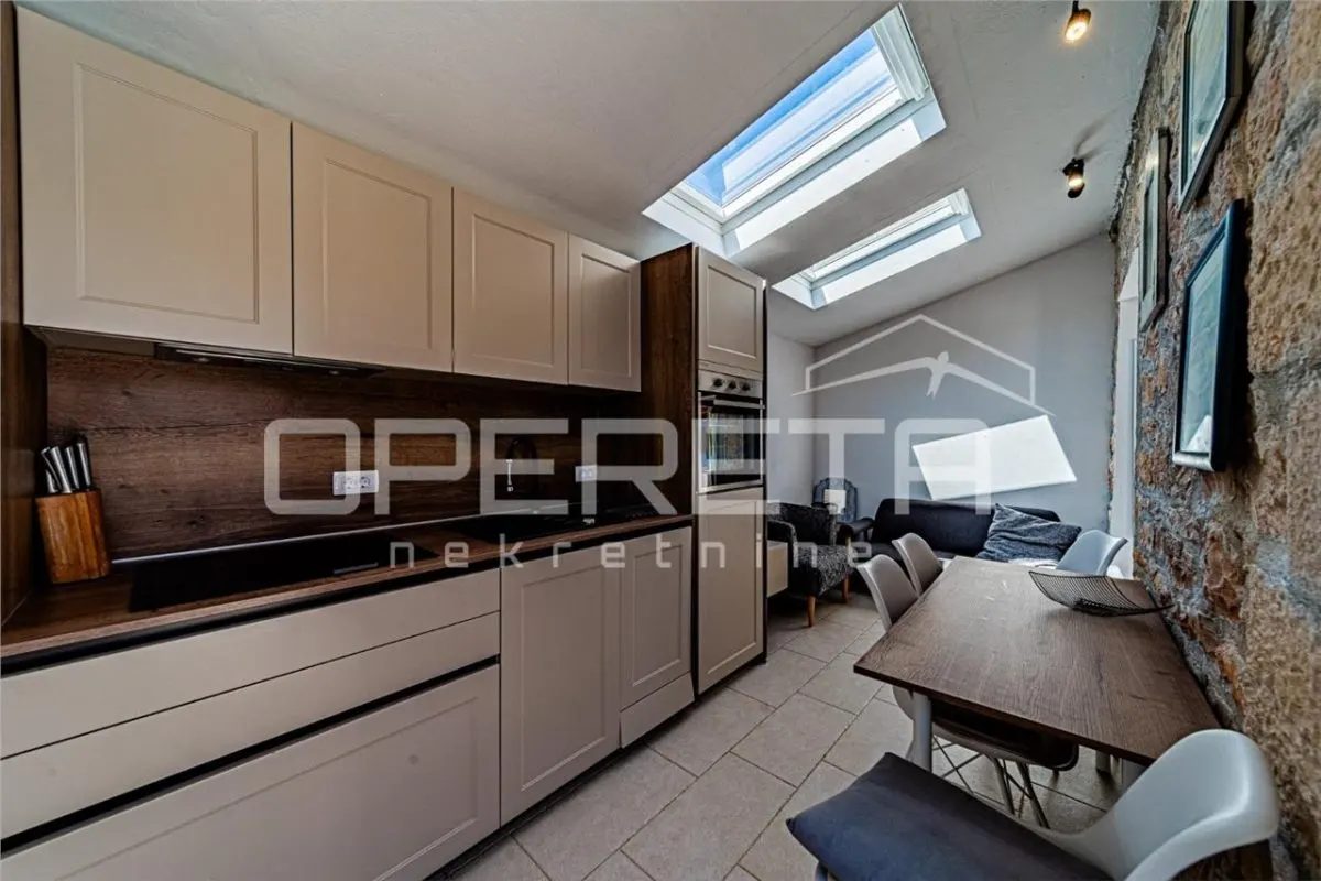 Dos Elegantes Apartamentos junto al Mar en Venta en Korcula, Croacia - foto 8