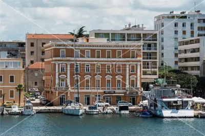 Apartamento de Tres Dormitorios en Venta en Zadar, Croacia - foto 3