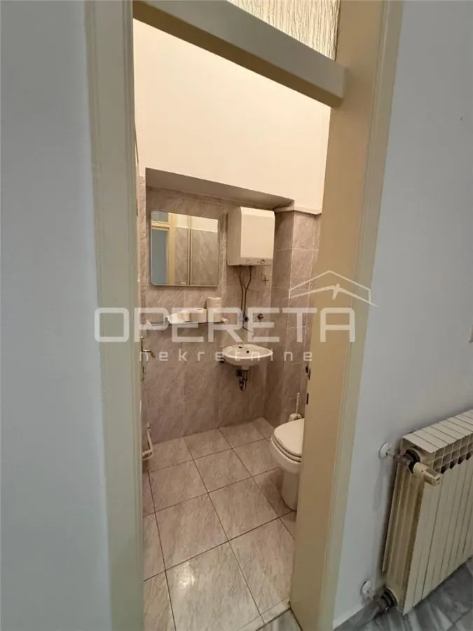 Apartamento en Venta en Varazdin, Croacia – Plaza Mayor Histórica - foto 4