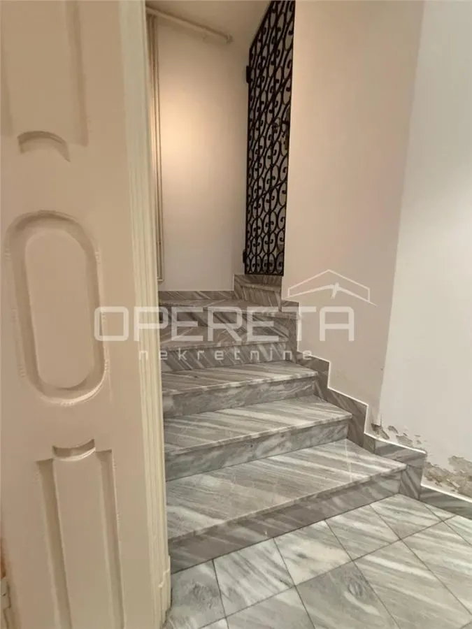 Apartamento en Venta en Varazdin, Croacia – Plaza Mayor Histórica - foto 9
