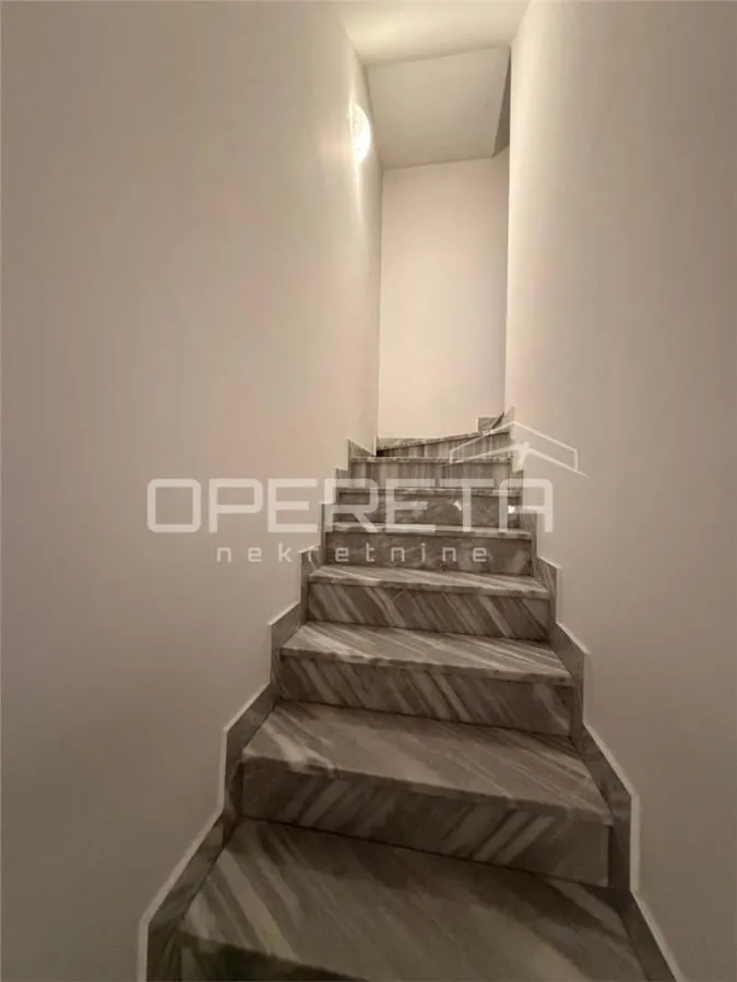 Apartamento en Venta en Varazdin, Croacia – Plaza Mayor Histórica - foto 10