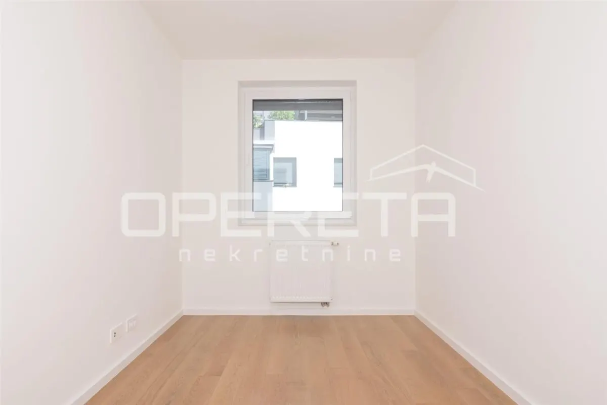 Apartamento de Cuatro Dormitorios en Venta en Zagreb, Croacia - foto 11