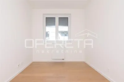 Apartamento de Cuatro Dormitorios en Venta en Zagreb, Croacia - foto 12