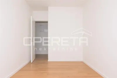 Apartamento de Cuatro Dormitorios en Venta en Zagreb, Croacia - foto 15