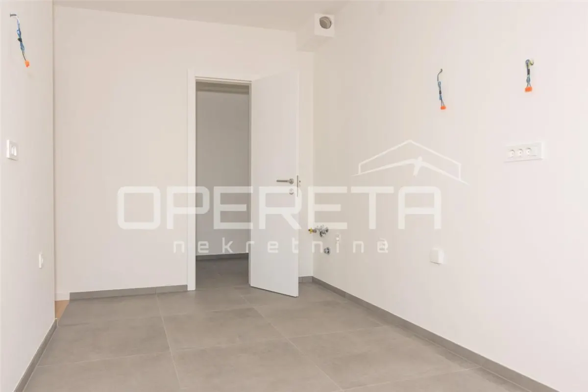 Apartamento de Cuatro Dormitorios en Venta en Zagreb, Croacia - foto 16