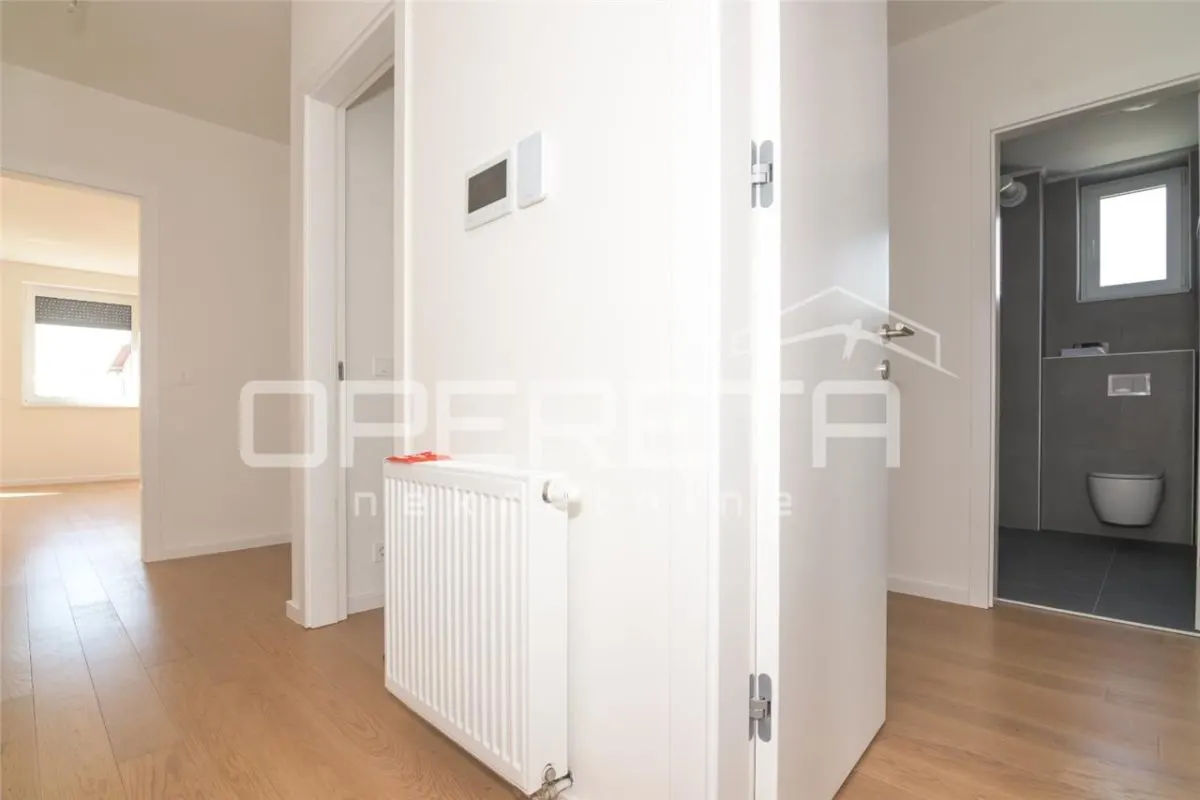 Apartamento de Cuatro Dormitorios en Venta en Zagreb, Croacia - foto 20