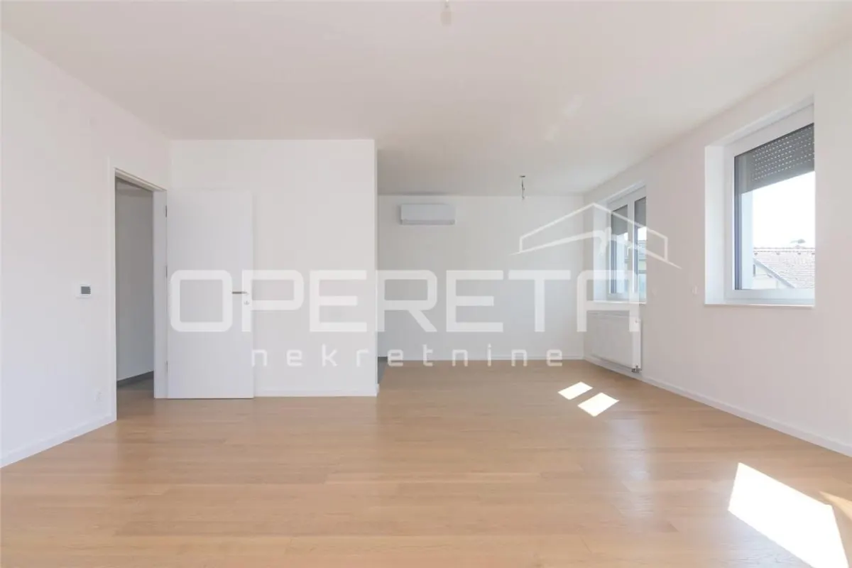 Apartamento de Cuatro Dormitorios en Venta en Zagreb, Croacia - foto 3