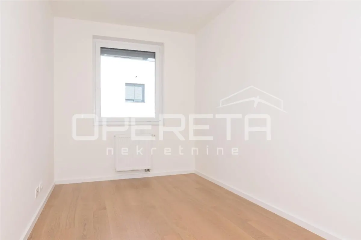 Apartamento de Cuatro Dormitorios en Venta en Zagreb, Croacia - foto 9