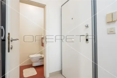 Appartement Quatre Chambres à Louer à Zagreb, Maksimir - foto 13
